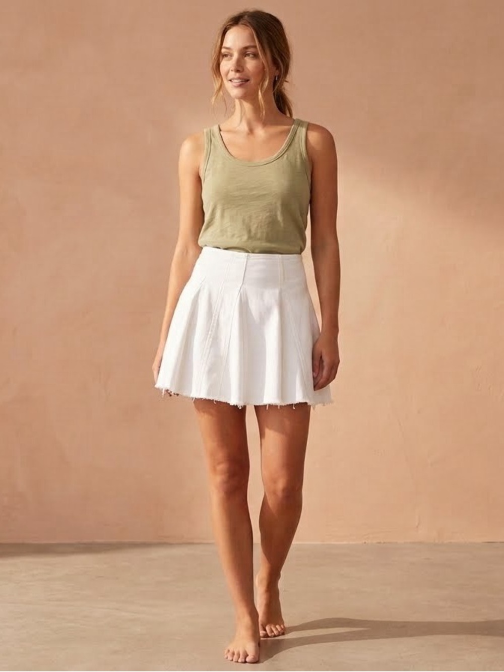 NWT White Denim Frayed Raw Hem Pleated Skirt Size Large by Easel Los Angeles